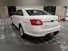 2010 Ford Taurus  SE