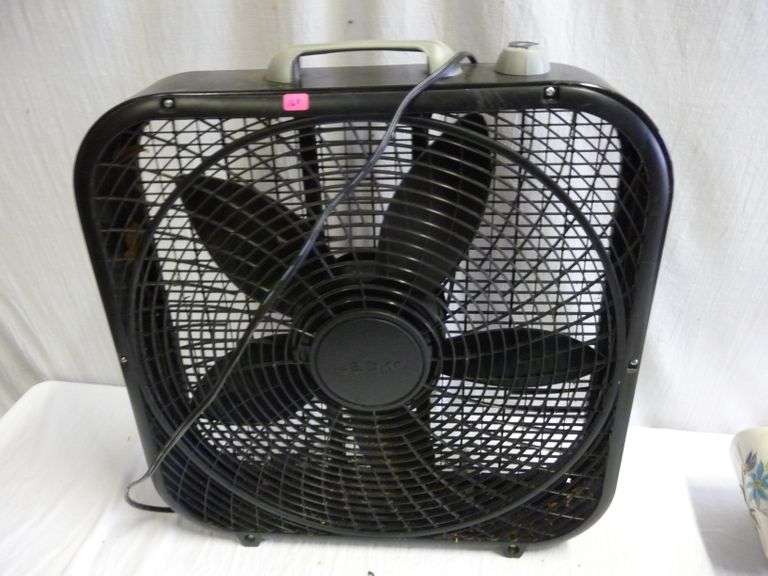 Lasko box fan - Miller u0026 Co. Auctions
