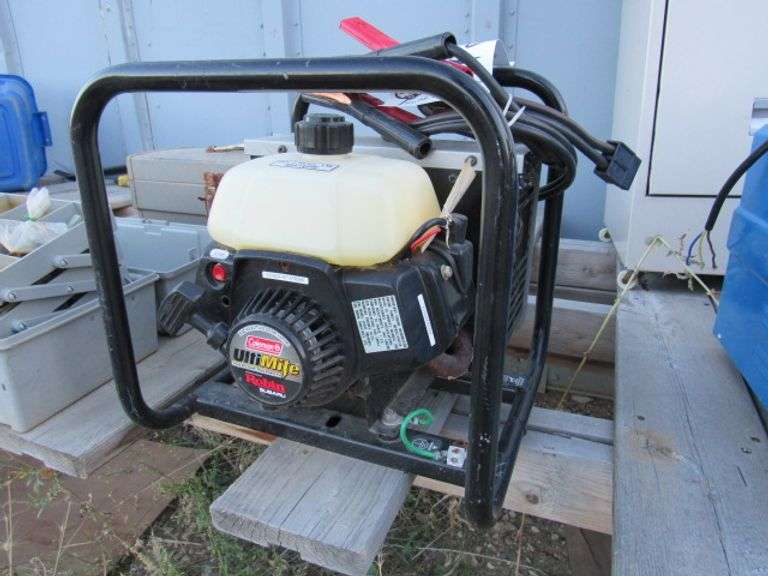 COLEMAN ULTI MITE PORTABLE GENERATOR AC/DC WITH JUMPER CABLES