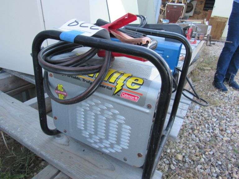 COLEMAN ULTI MITE PORTABLE GENERATOR AC/DC WITH JUMPER CABLES