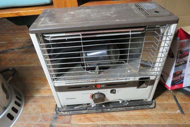 PANASONIC KEROSENE HEATER AND A FOREMAN GRILL McPherson
