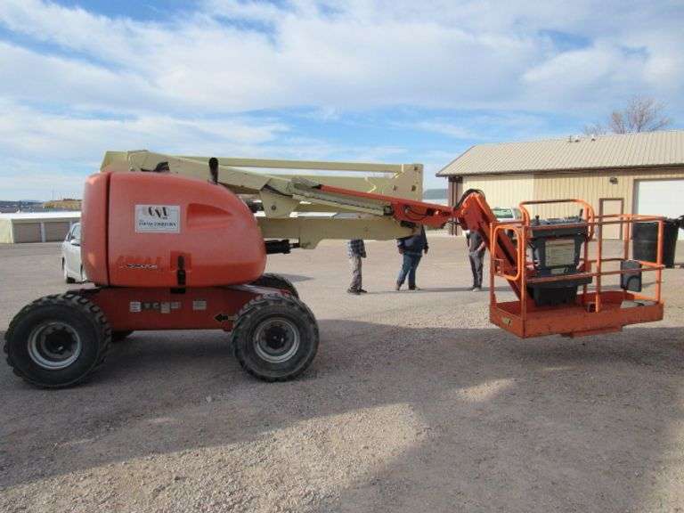 2011 12 VOLT JLG 450 AJ SERIES 2 MAN LIFT PROPANE POWERED SER. 0300143921 MAX HEIGHT 45' THIS