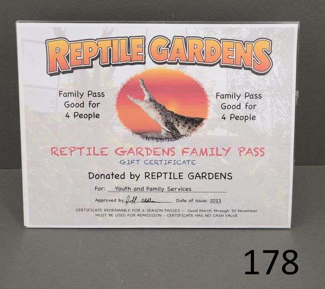 Family season pass for 4 people at Reptile Gardens. Must be redeemed