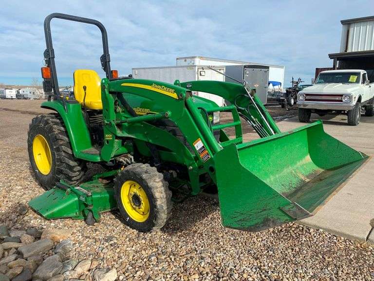 JOHN DEERE 4310 TRACTOR, FOUR WHEEL DRIVE, ROPS BAR, 3 POINT, HAS JOHN
