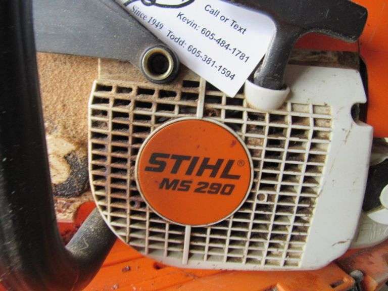 STIHL MS 290 CHAIN SAW WITH 18 INCH BAR AND CASE RUNS GREAT