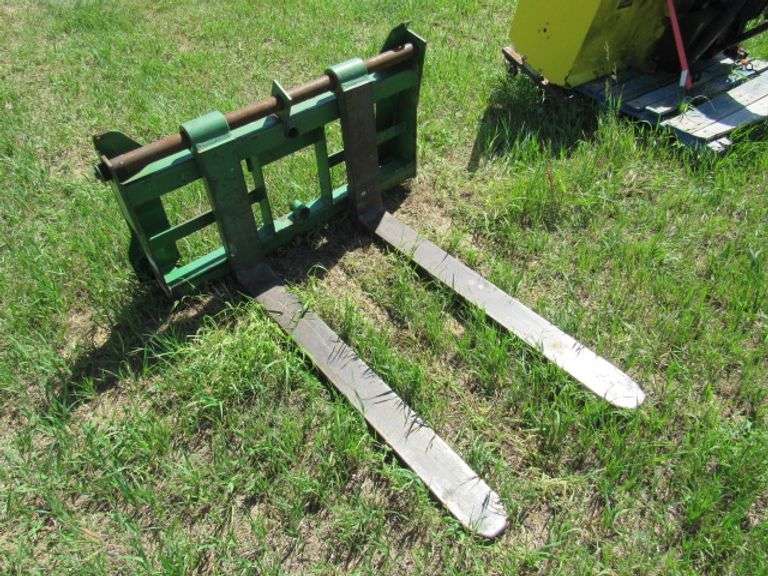JOHN DEERE QUICK ATTACH 48" FORK LIFT FORK ATTACHMENT VERY GOOD AND