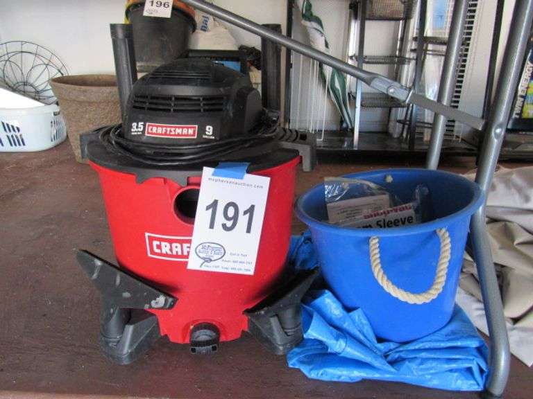 CRAFTSMAN 3.5 HORSE 9 GALLON SHOP VAC WITH HOSE AND BLUE BUCKET AND