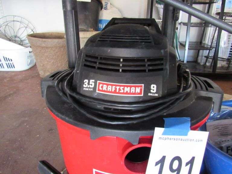 CRAFTSMAN 3.5 HORSE 9 GALLON SHOP VAC WITH HOSE AND BLUE BUCKET AND