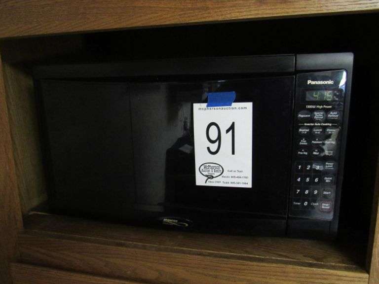PANASONIC INVERTER MICROWAVE WITH TURNTABLE VERY NICE McPherson