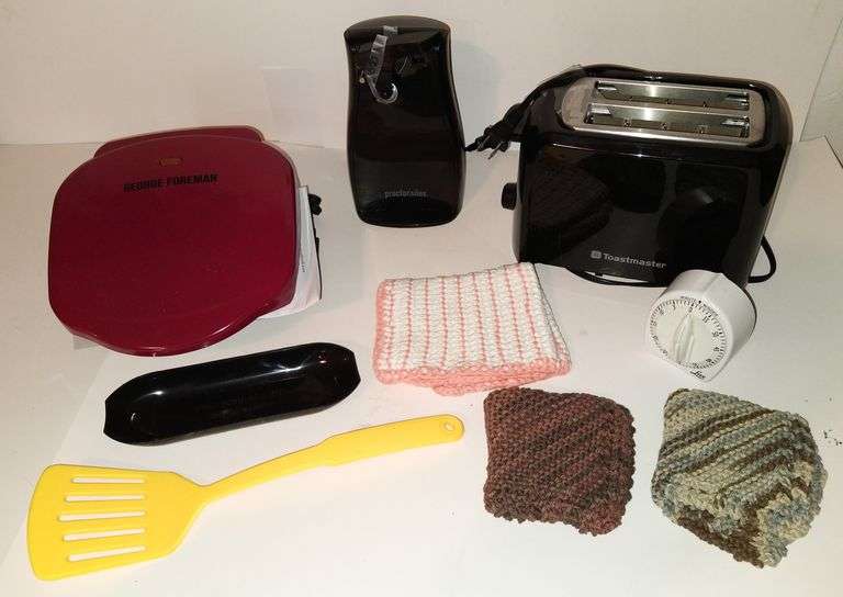 LOT 143Lux one hour timer, Toastmaster Bagel toaster, Forman