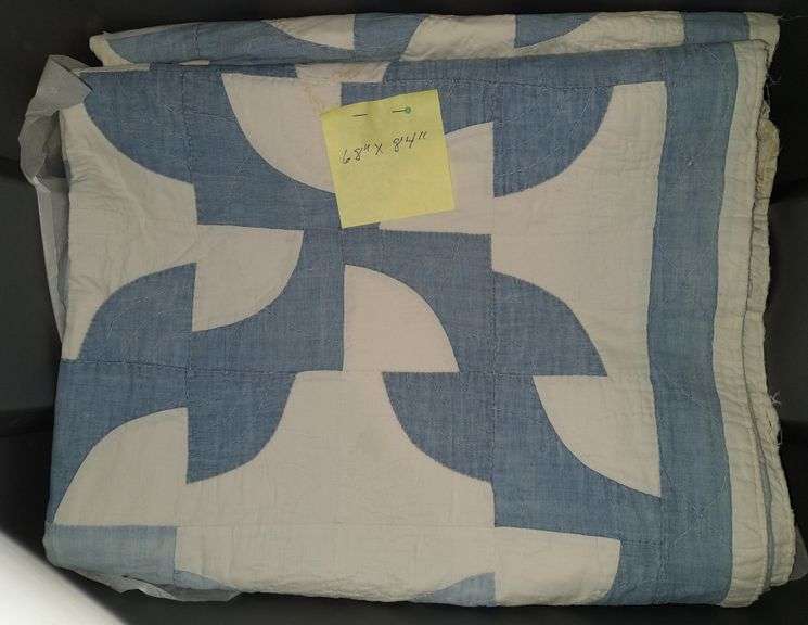 LOT 108Antique hand quilted quilt, blue and white, "Drunkard's Path" pattern McPherson