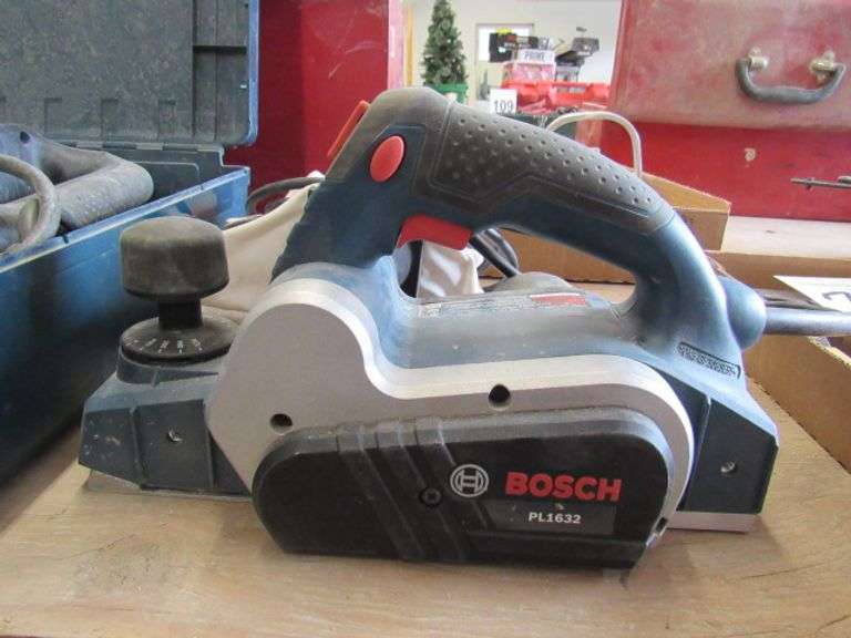 BOSCH PL1632 HAND HELD PLANER LIKE NEW McPherson Auction & Realty