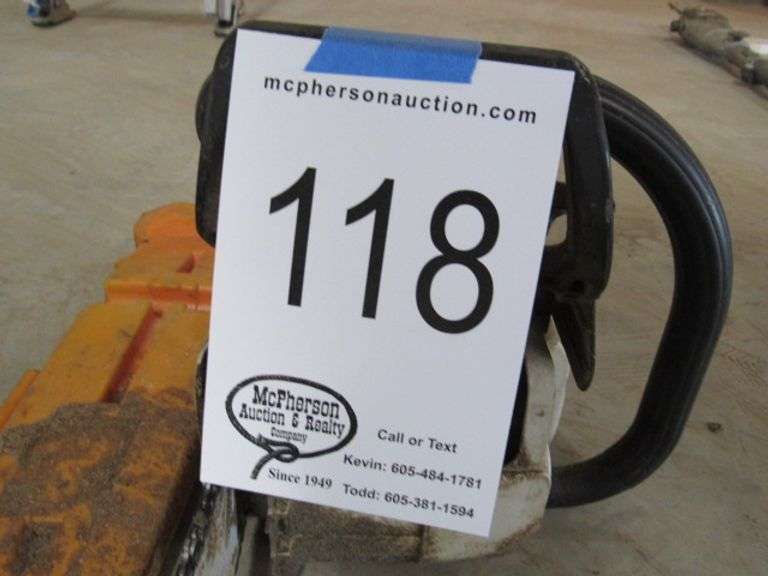 STIHL MS 290 CHAINSAW, CHAINS, BAR COVER, BAR AND SAW CHAIN LUBRICANT