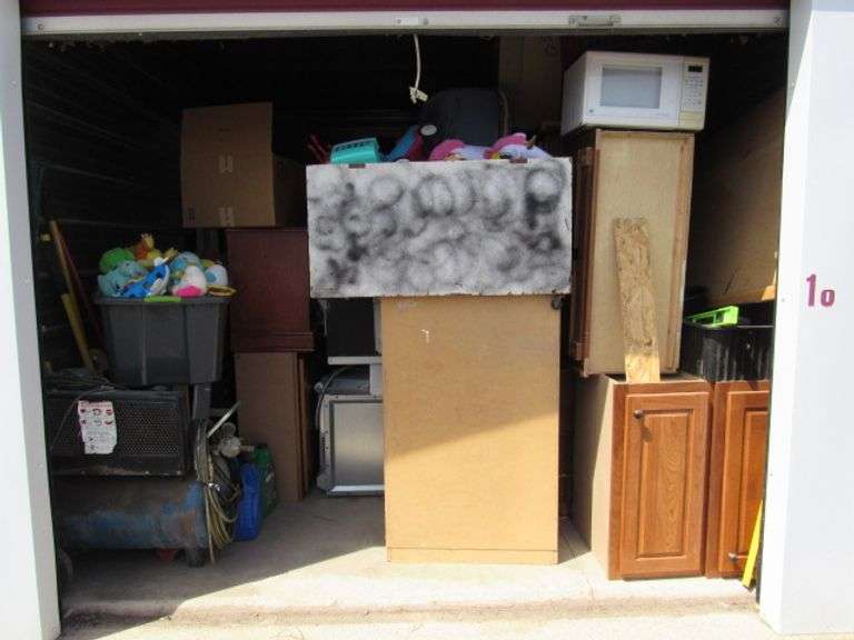 EXTRA STORAGE UNIT B18 10' X 20' BUYER WILL HAVE 7 DAYS TO CLEAN