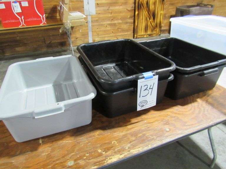 STERLITE CLEAR PLASTIC STORAGE BOX WITH LIDS AND 5 CAMBRO BUS TUBS