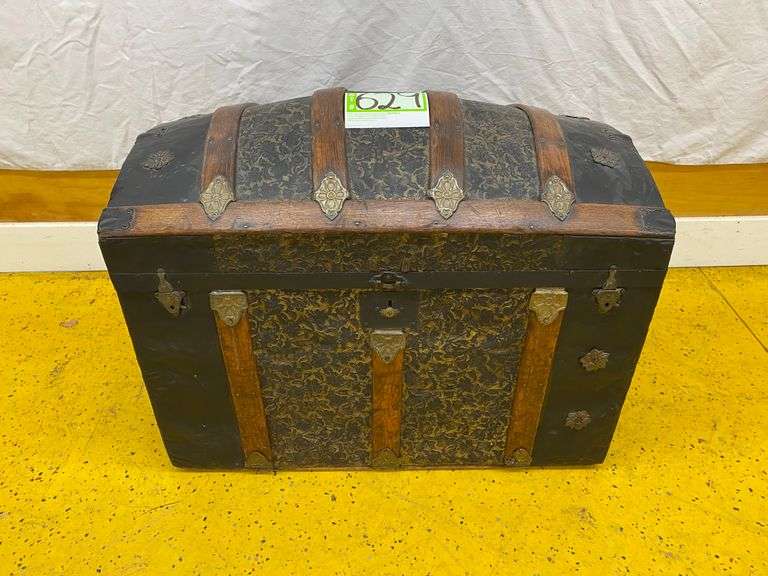 Round Top Trunk Meagher Auctioneers