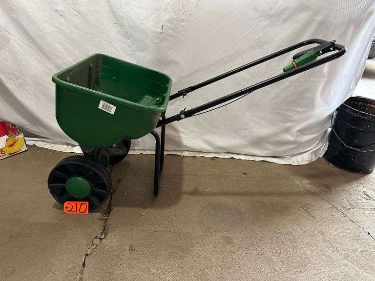 Scotts Broadcast Spreader - Meagher Auctioneers