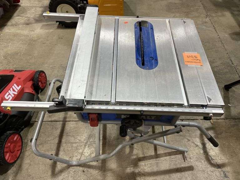 Kobalt 10 inch table saw with stand missing wheels Metzger Property
