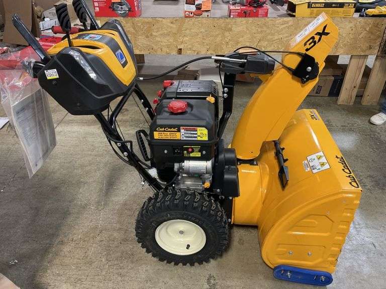 Cub Cadet 26 inch snow blower model Metzger Property Services LLC