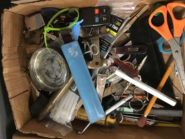 Scissors, clippers and assorted items Metzger Property Services LLC