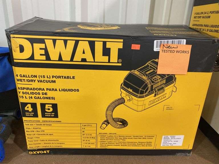 DeWalt 4 gal wet/dry vac Metzger Property Services LLC
