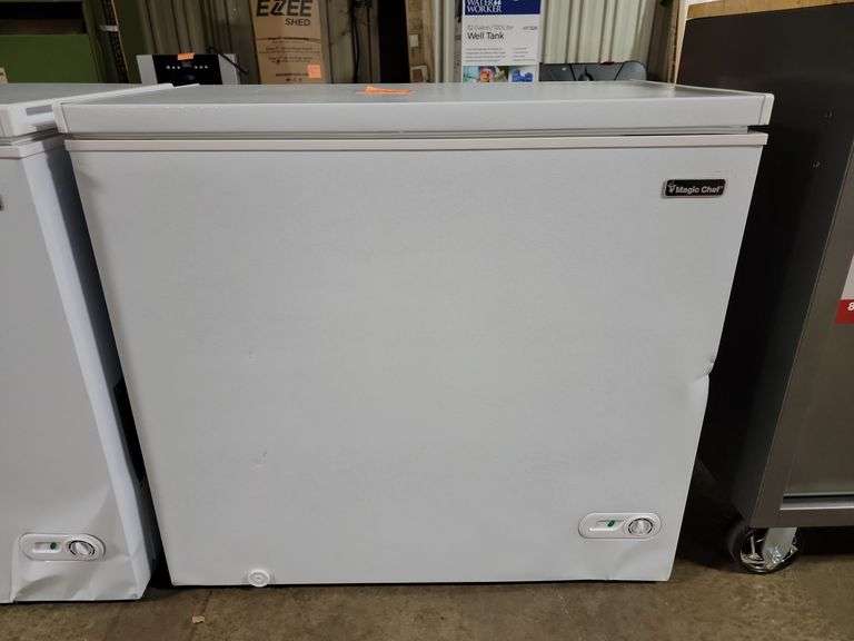 Magic Chef 7.0 Cu.Ft. Chest Freezer, has dents Metzger Property