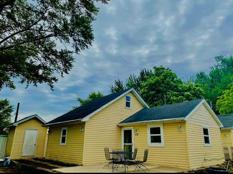 2 BARBEE LAKE PROPERTIES SELLING VIA ONLINE ONLY AUCTION! WARSAW, IN