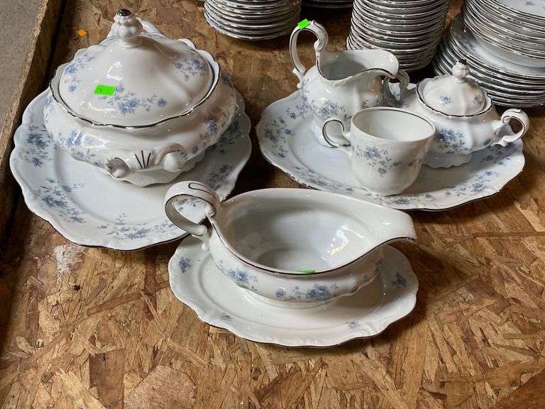 Johann Haviland Bavaria Germany China serving dishes Metzger Property