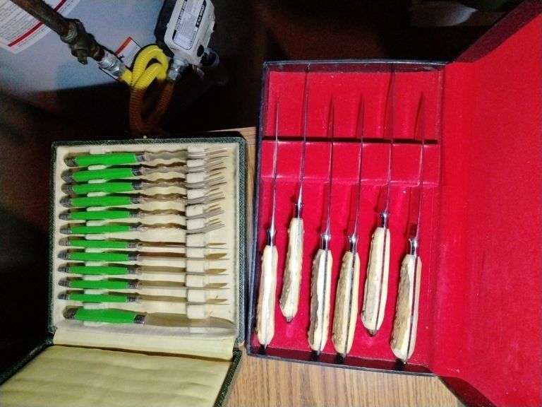 Dessert knives and forks and Hoffritz cutlery Metzger Property