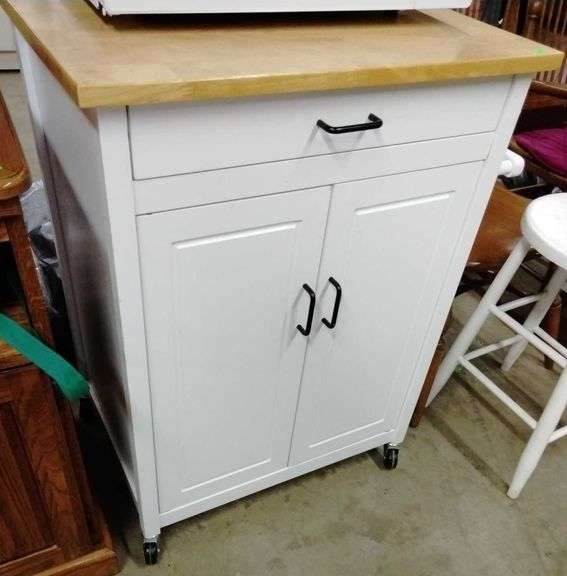 Kitchen island on casters 19x27x34 Metzger Property Services LLC