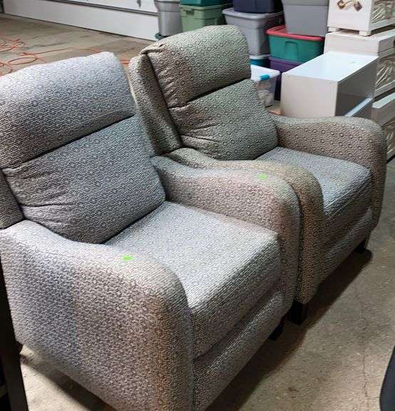 Matching pair of recliners Metzger Property Services LLC