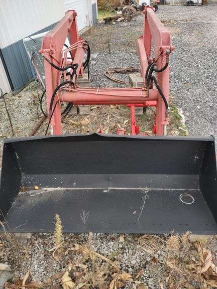 Front end loader previously mounted on Ford 3600 - Metzger Property ...