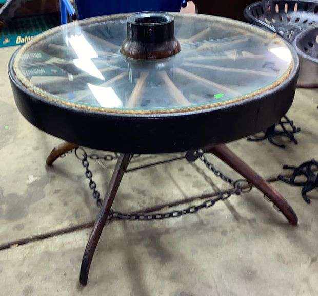 Wagon wheel coffee table 36x23 Metzger Property Services LLC