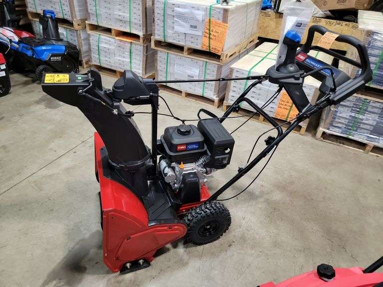 Toro SnowMaster 724 QXE 24 in. 212cc SingleStage Gas Snow Blower