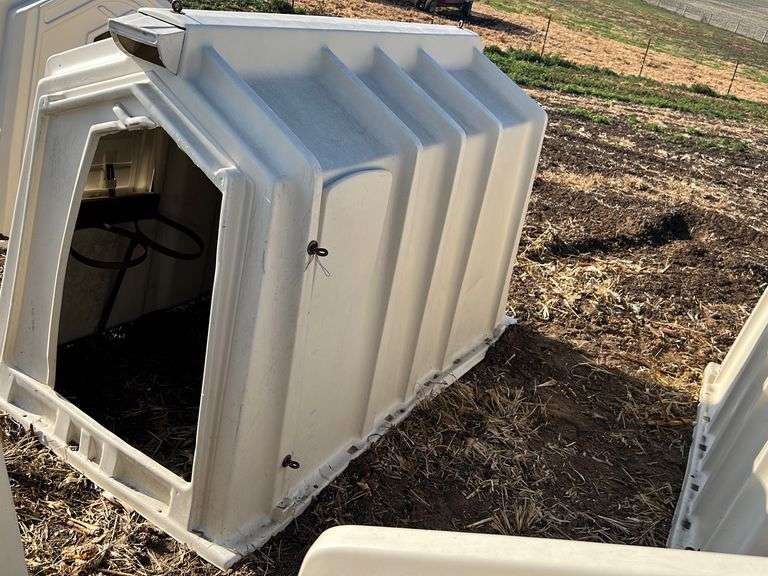CalfTel 1 Poly Calf Hutch 4x7 Metzger Property Services LLC