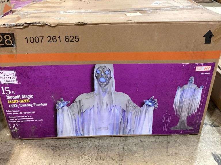Home Accents Holiday 15 ft Towering Phantom Halloween Animatronic