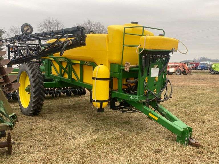 Red Ball 580 Trailer Sprayer with 90’ booms Metzger Property Services LLC
