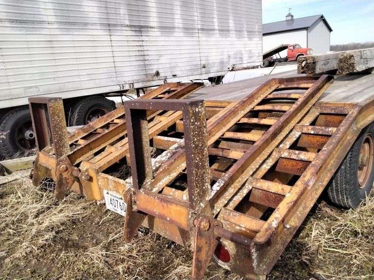 18 ft trailer, new decking, Owner working on title Metzger Property