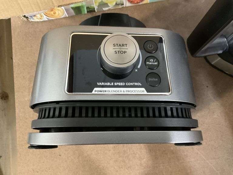 Ninja Foodie Power Blender and processor system, broken base Metzger