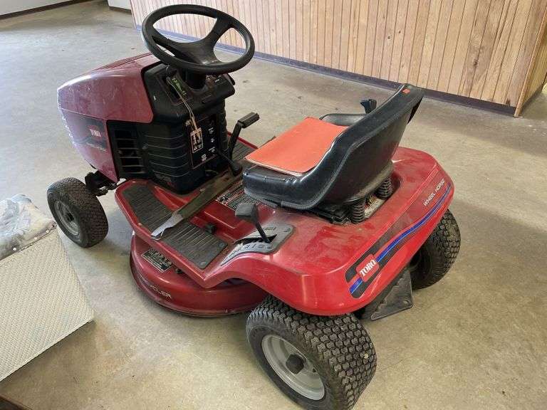 Toro wheel horse 1232 XL riding mower with 38 inch deck runs Metzger