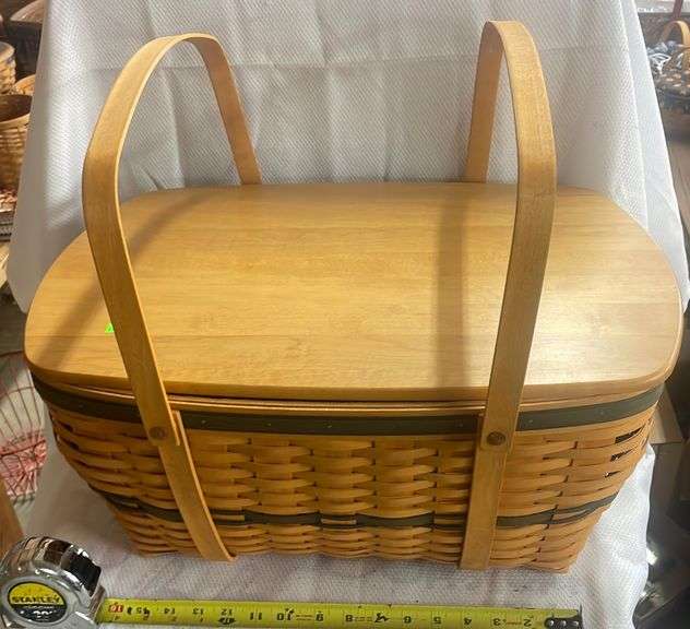 Longaberger 1999 Collector Club Family Picnic Basket with protector and