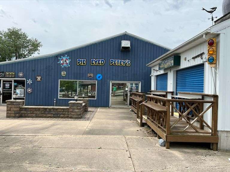 7.29.22 Pie Eyed Petey's Restaurant/Marina & Storage Units offered in 2