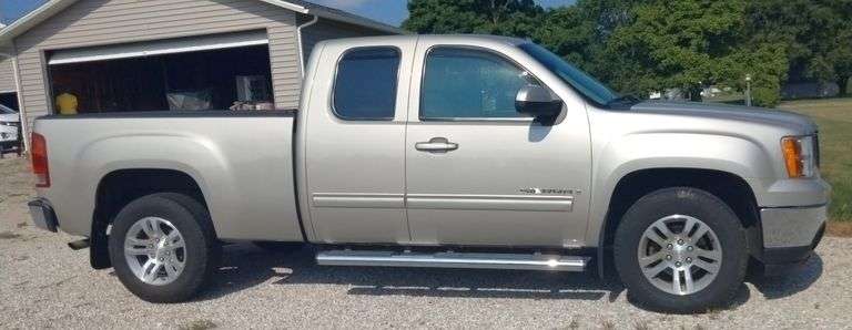 8.9.22 JOHN DEERE 2030 DIESEL - 2008 GMC SIERRA - LONGABERGER - MOWERS - TOOLS - FURNITURE - GLASS - OUTDOOR & MORE! HUNTINGTON, IN!