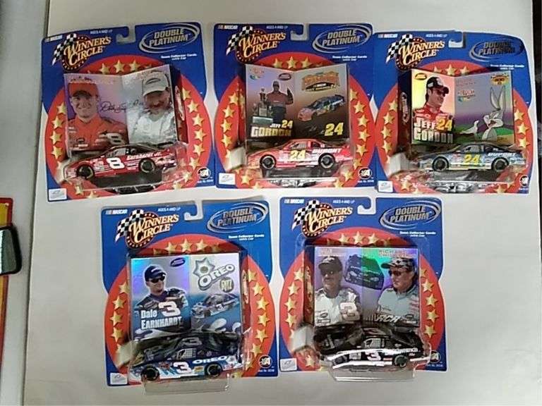 1:43 Scale Diecast car with Team collector cards, Dale Earnhardt Jr 8