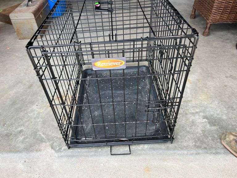 Retriever pet cage 18” x 24” x 20” Metzger Property Services LLC