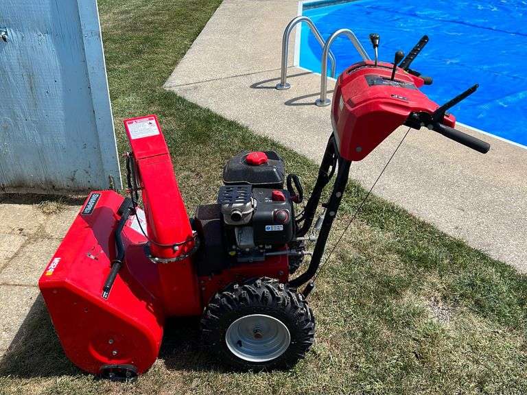 Snapper snowblower model M924E, multi speed with reverse, like new