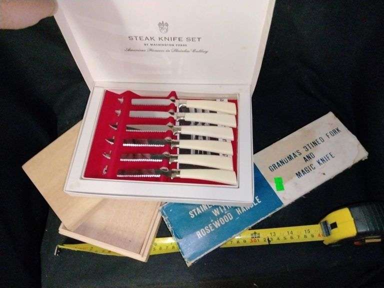 Stainless fork and knife set, steak knives and wood box Metzger