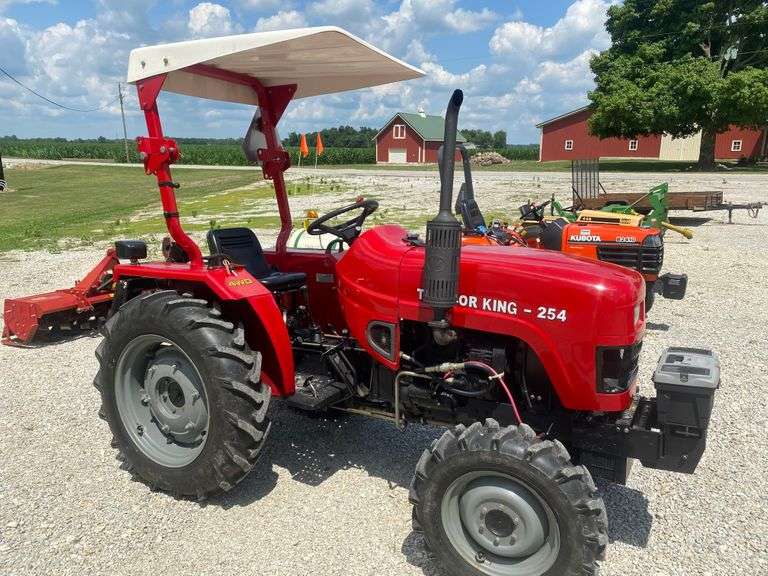 2005 Tractor King 254 Utility Tractor, 4WD, 3 pt., Sunshade, 200 hrs