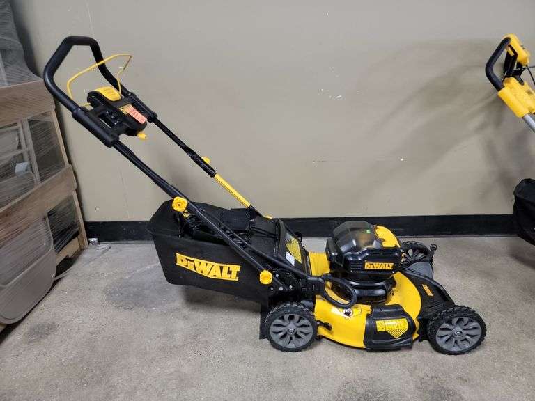 DEWALT 2x20V MAX 21.5 in. Battery Powered Walk Behind Push Lawn Mower