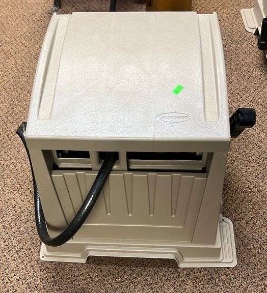Suncast plastic hose reel box no hose Metzger Property Services LLC